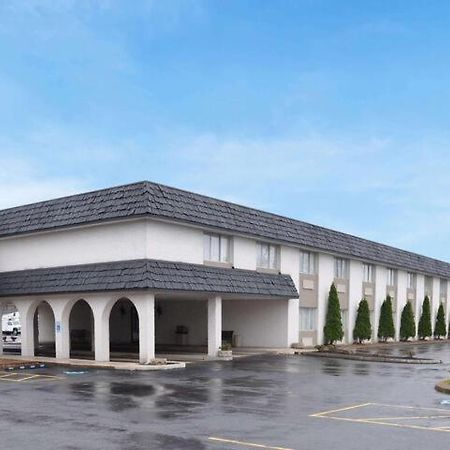 Avalon Inn Sandusky megye Kültér fotó