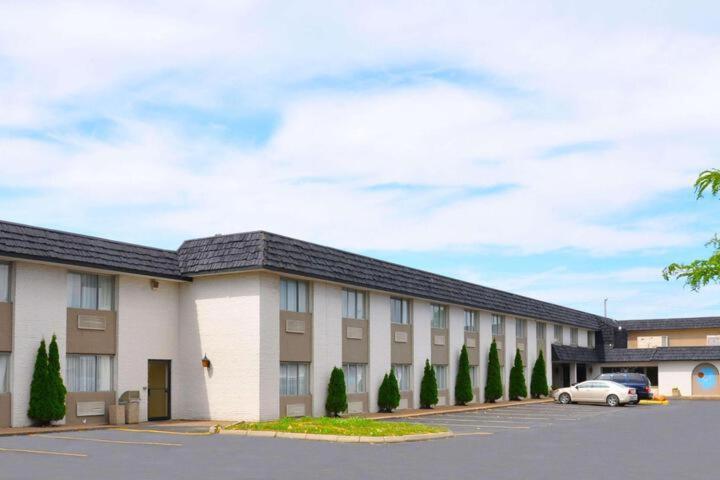 Avalon Inn Sandusky megye Kültér fotó